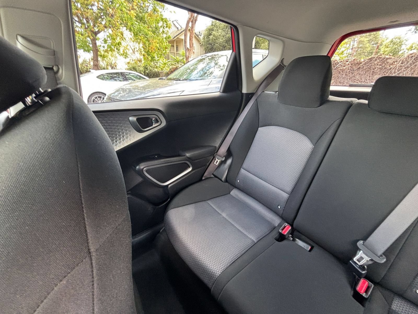 Used 2025 Kia Soul LX w/ LX Technology Package FWD image 36