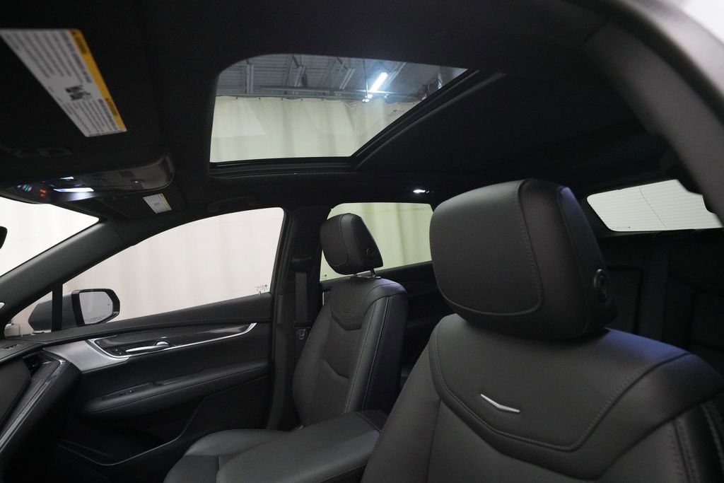 Used 2023 Cadillac XT5 Sportv w/ Technology Package image 34