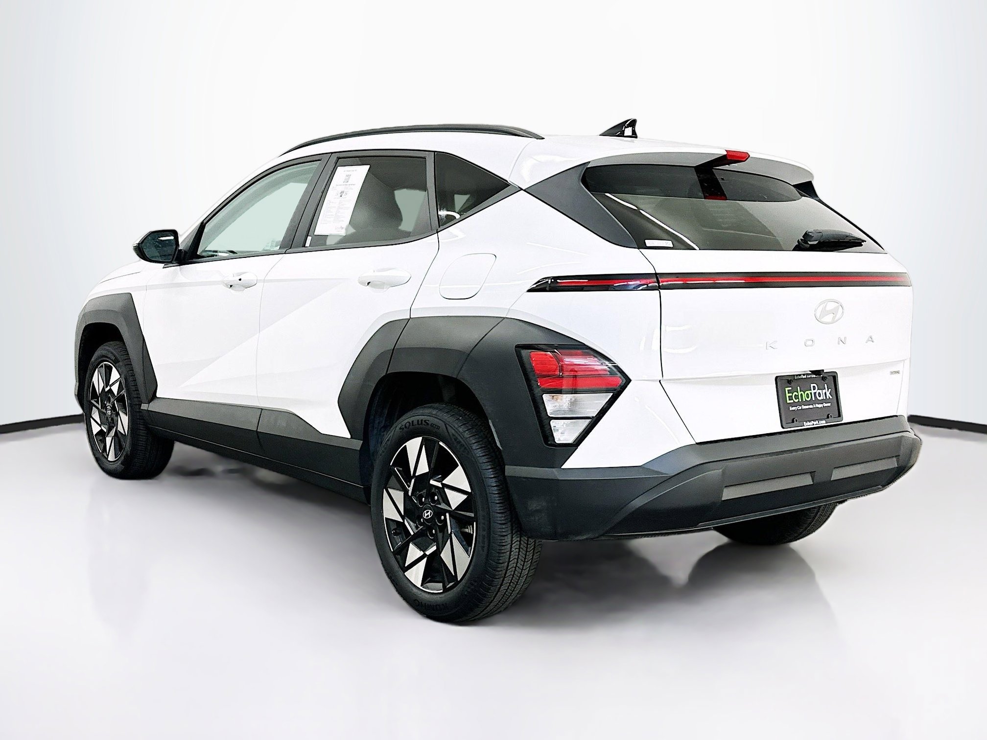 Used 2025 Hyundai Kona SEL image 5
