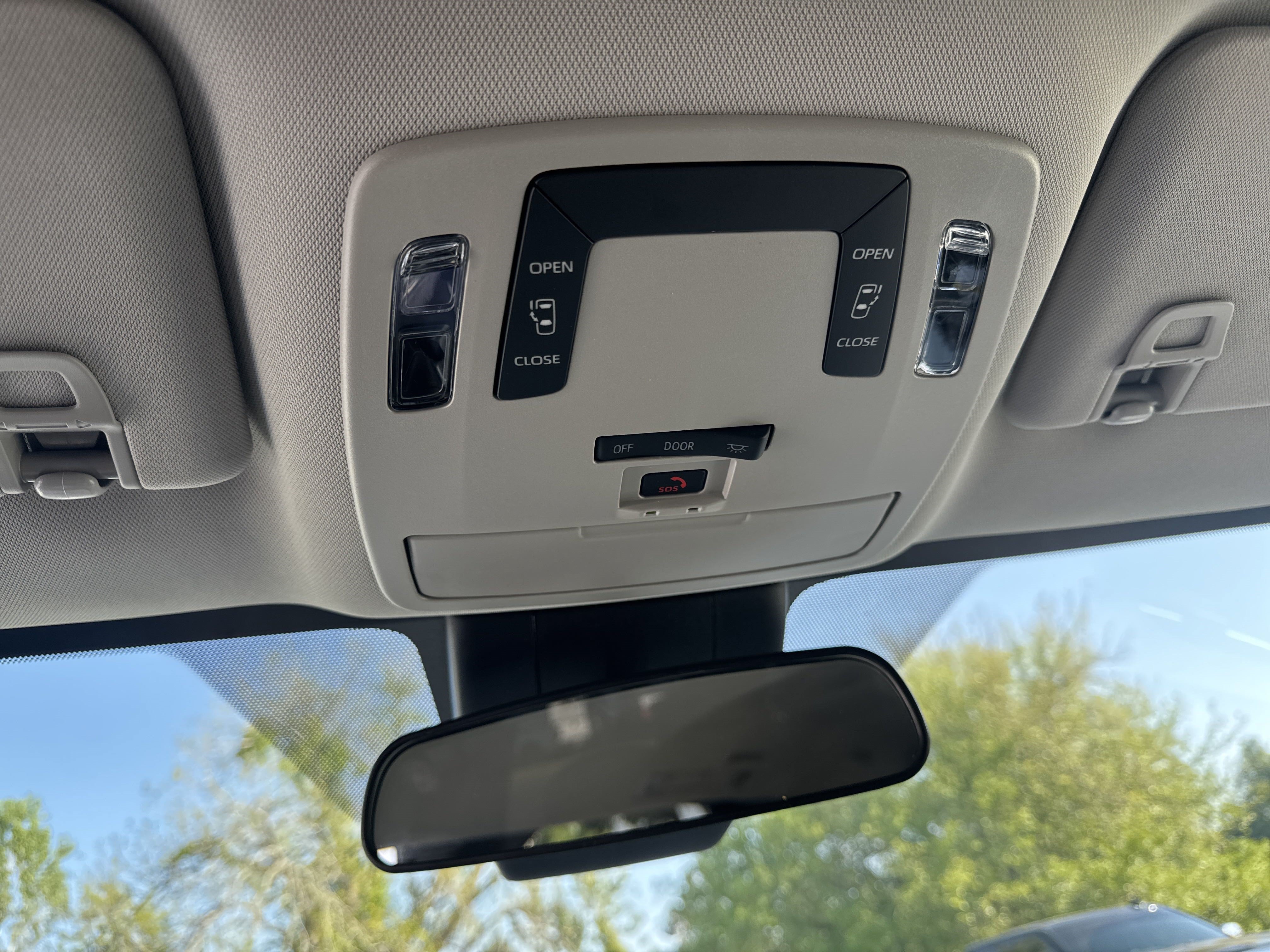 New 2025 Toyota Sienna LE FWD image 21
