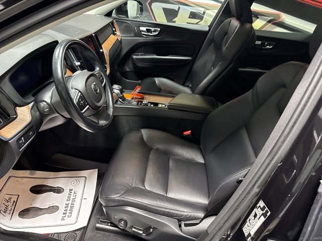 Used 2021 Volvo XC60 T5 Momentum w/ Protection Package Premier image 6