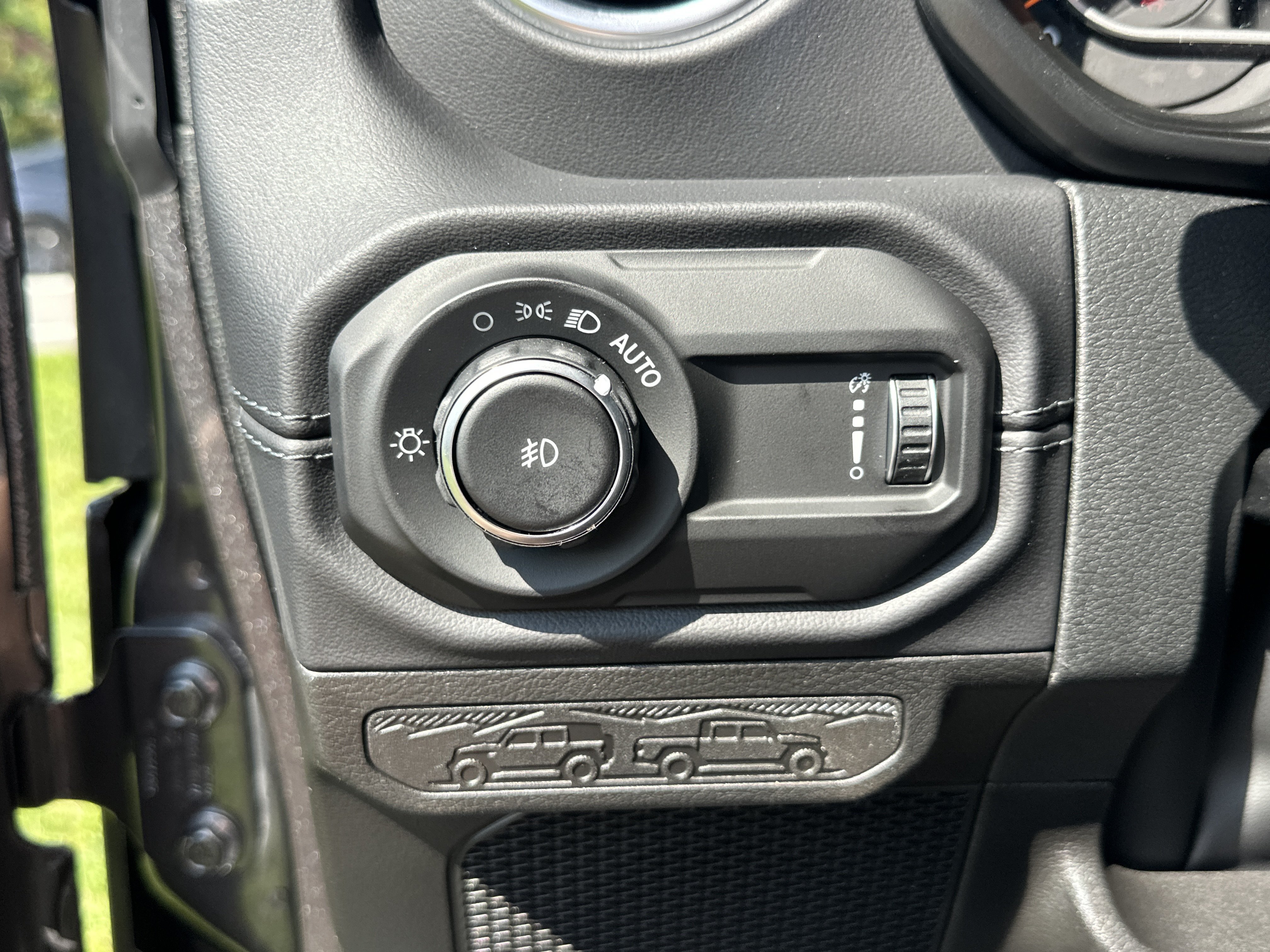 New 2027 Jeep Wrangler Unlimited Sahara AWD/4WD image 12