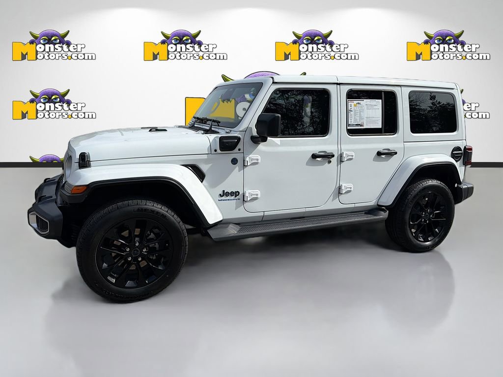 Used 2025 Jeep Wrangler Unlimited Sahara image 2