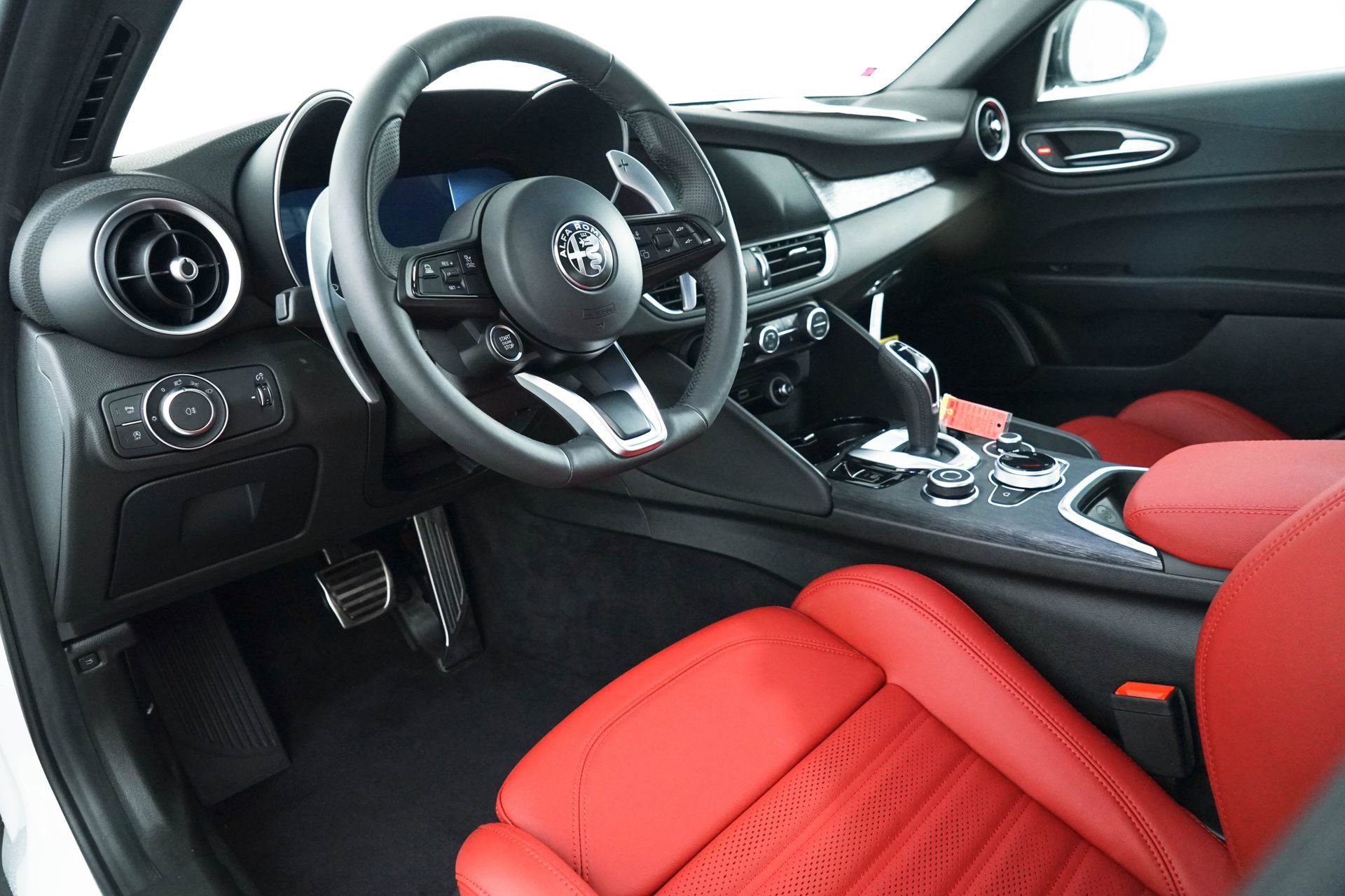 New 2024 Alfa Romeo Giulia Sprint image 19