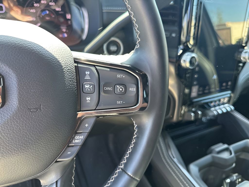Used 2024 RAM 2500 Limited AWD/4WD image 32