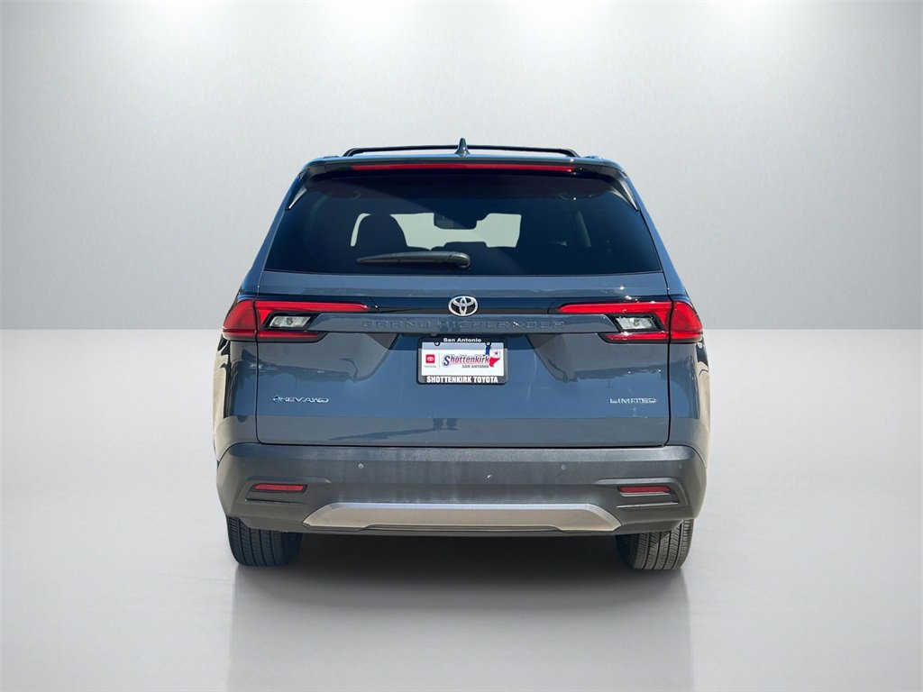 Used 2024 Toyota Grand Highlander Limited image 6