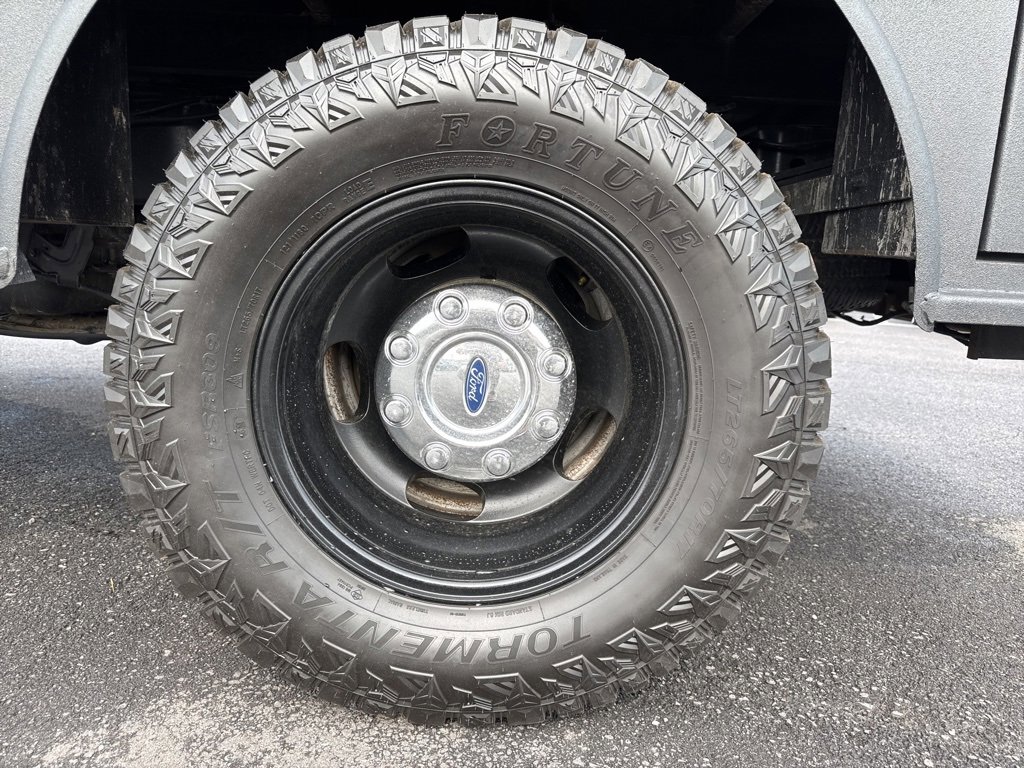 Used 2017 Ford F350 Lariat w/ Chrome Package image 12