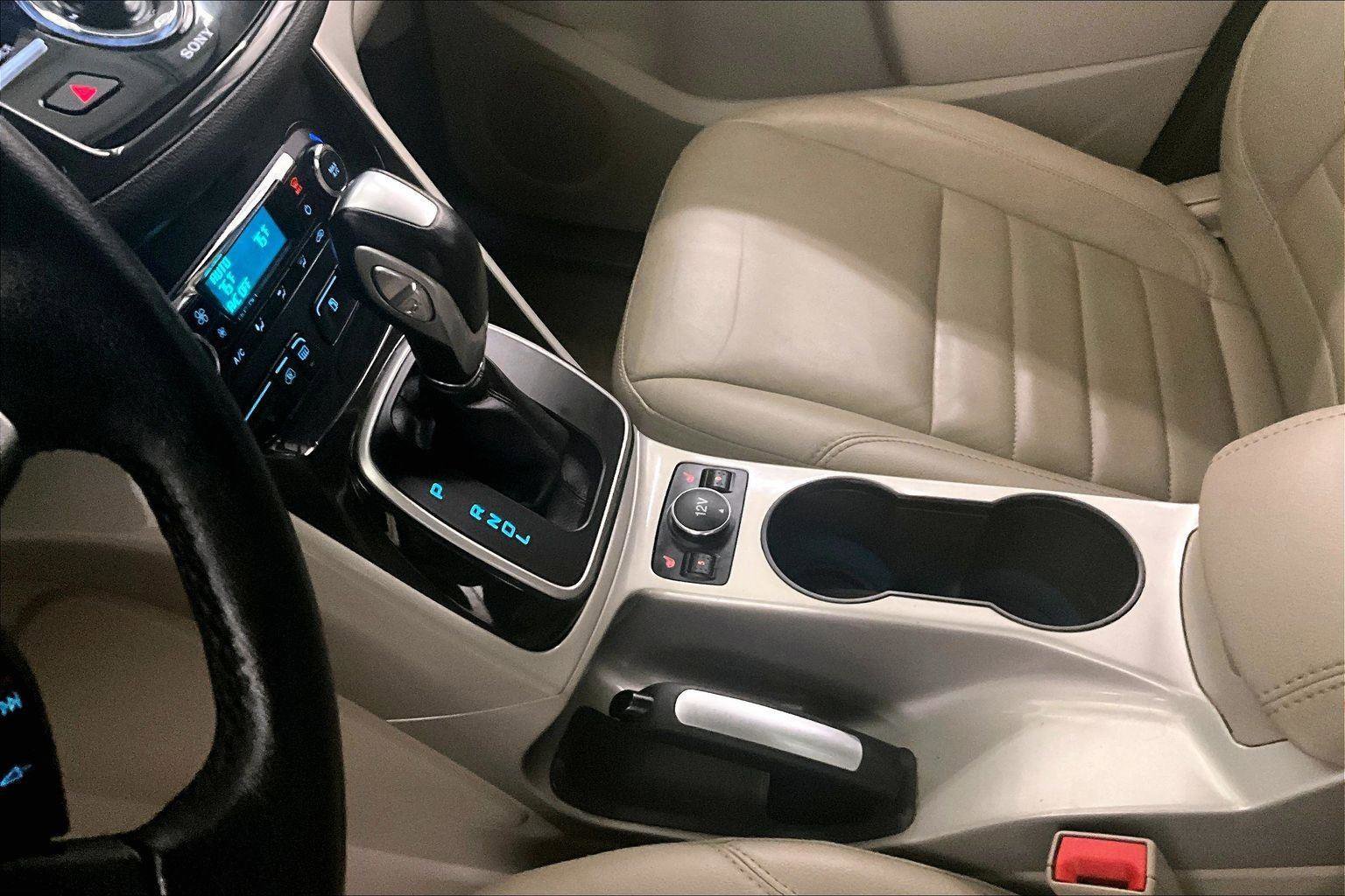 Used 2015 Ford C-MAX Energi SEL w/ Equipment Group 302A image 17