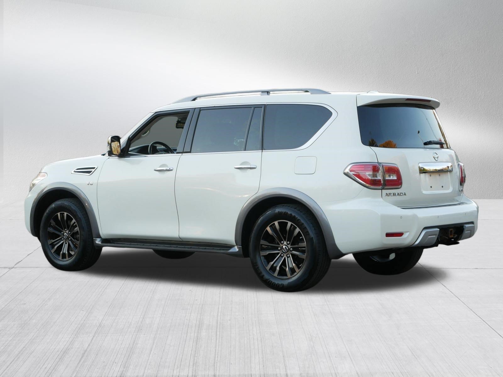 Certified 2018 Nissan Armada Platinum w/ Interior Lighting Package AWD/4WD image 5