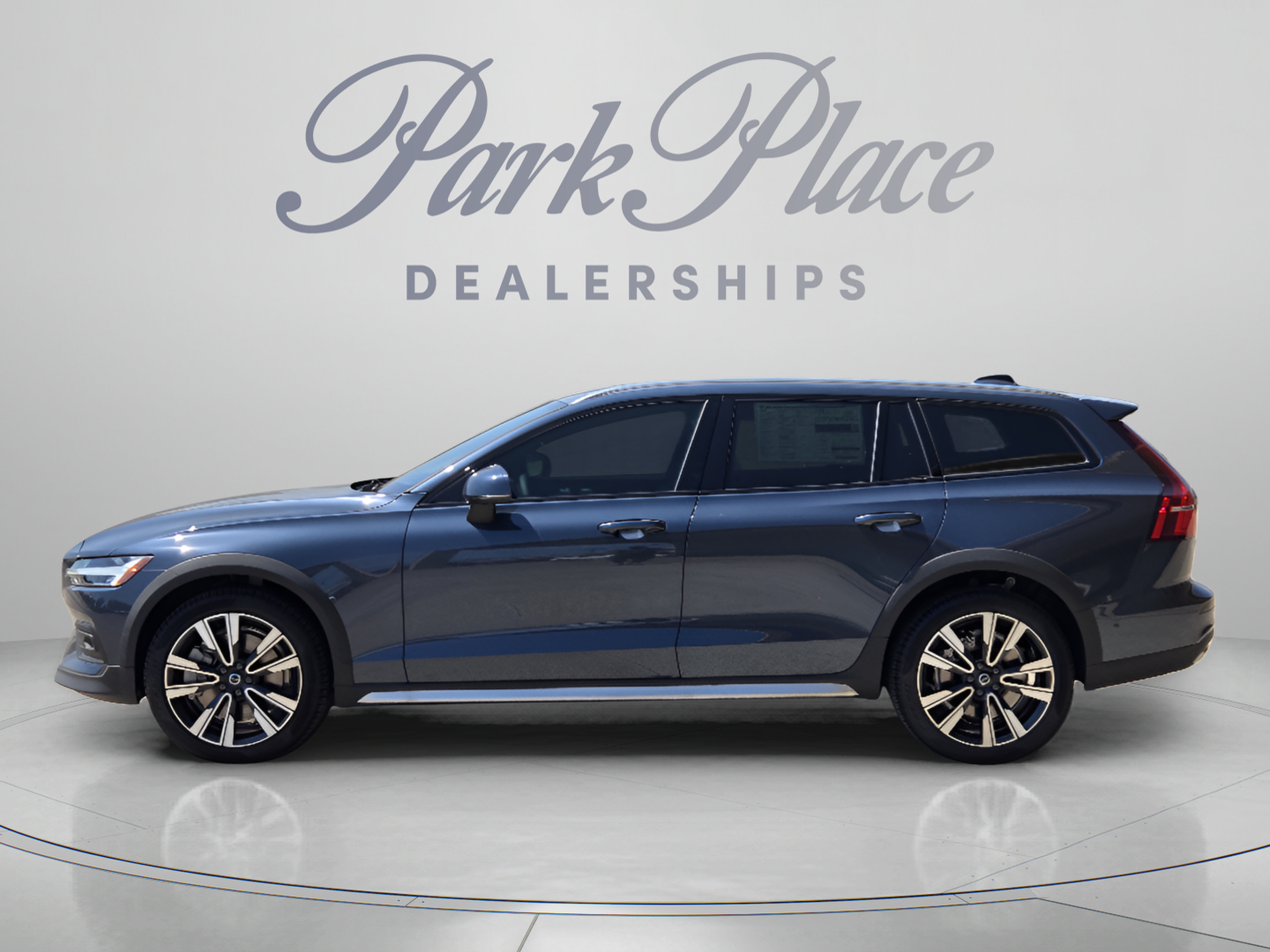 New 2026 Volvo V60 B5 Cross Country Ultra w/ Climate Package AWD/4WD image 2