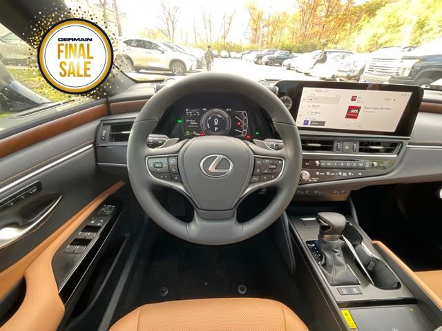 New 2025 Lexus ES 300h w/ Premium Package image 13