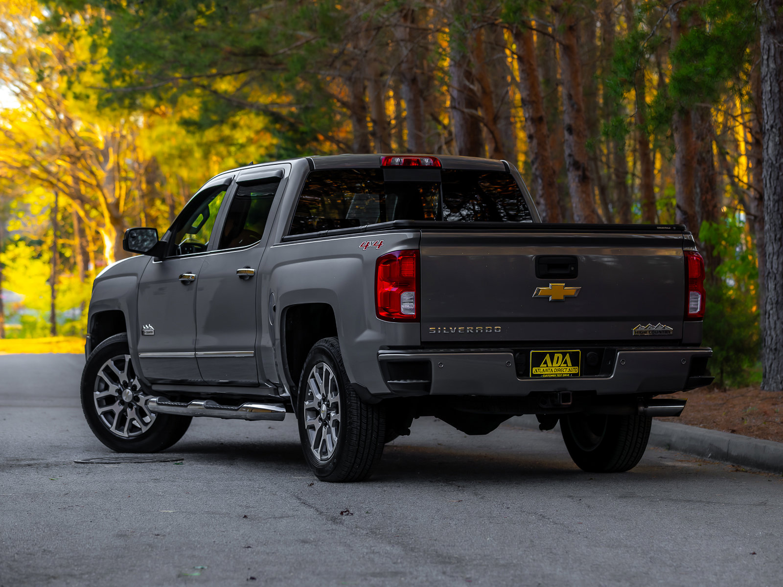 Used 2017 Chevrolet Silverado 1500 High Country image 3
