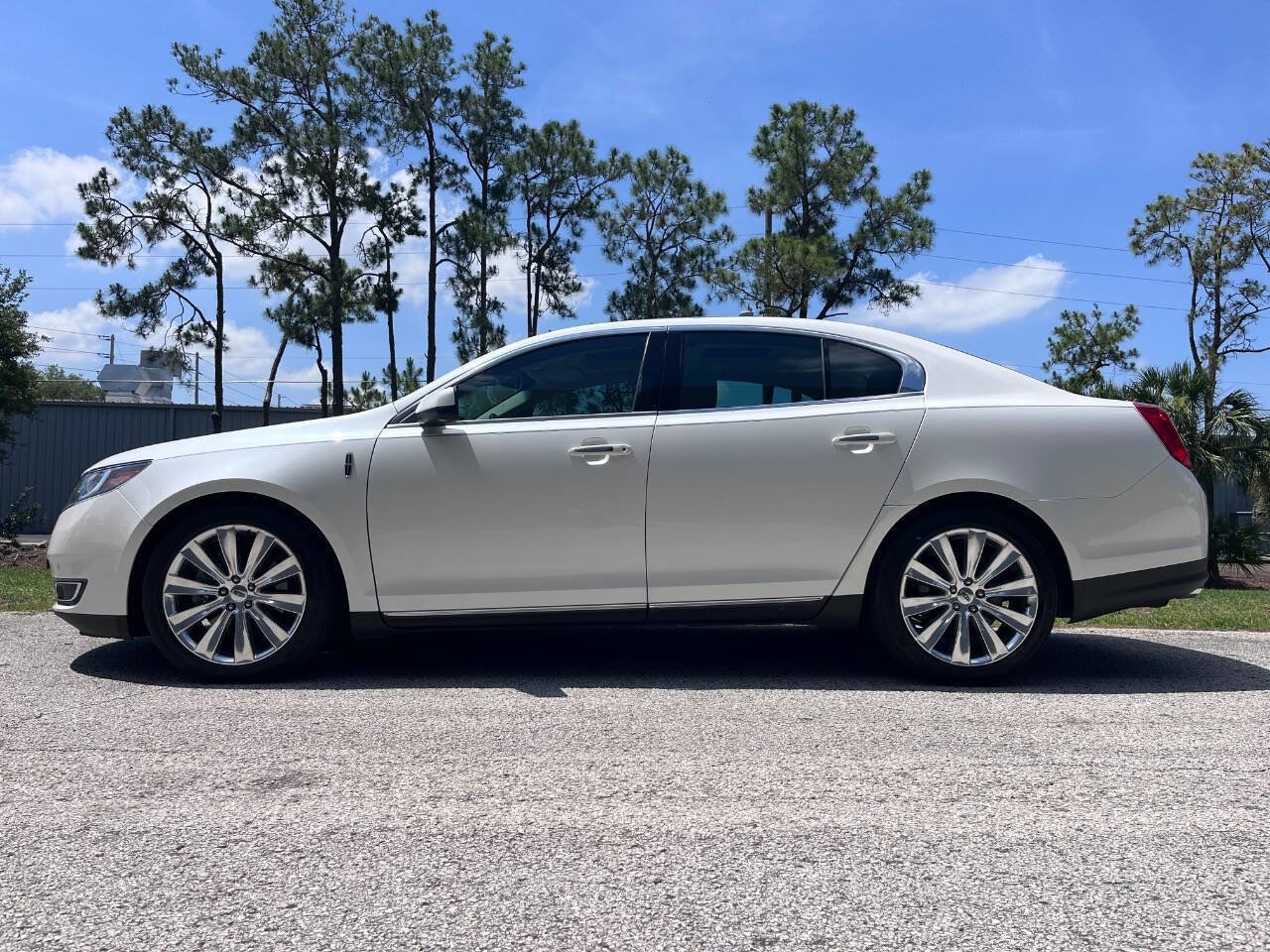 Used 2014 Lincoln MKS AWD w/ Equipment Group 201A image 3