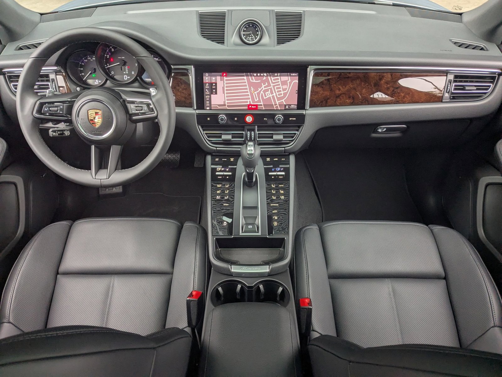 Used 2025 Porsche Macan image 23