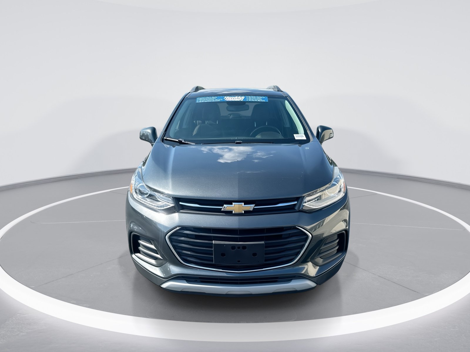 Used 2020 Chevrolet Trax LT w/ Driver Confidence Package FWD image 3