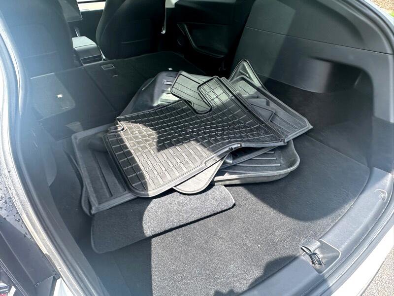 Used 2021 Tesla Model Y Long Range image 32