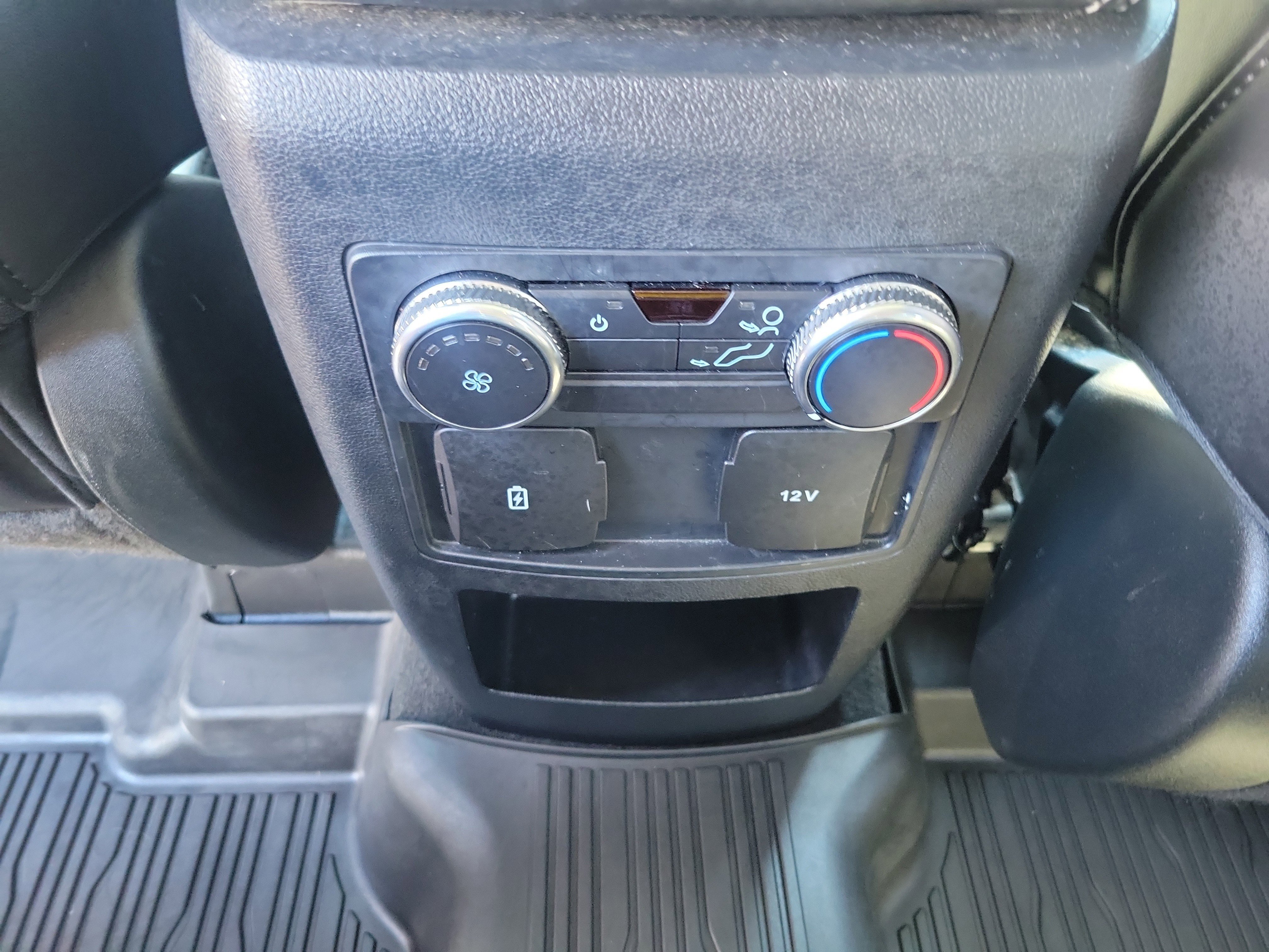 Used 2021 Ford Explorer XLT w/ Equipment Group 202A RWD image 15