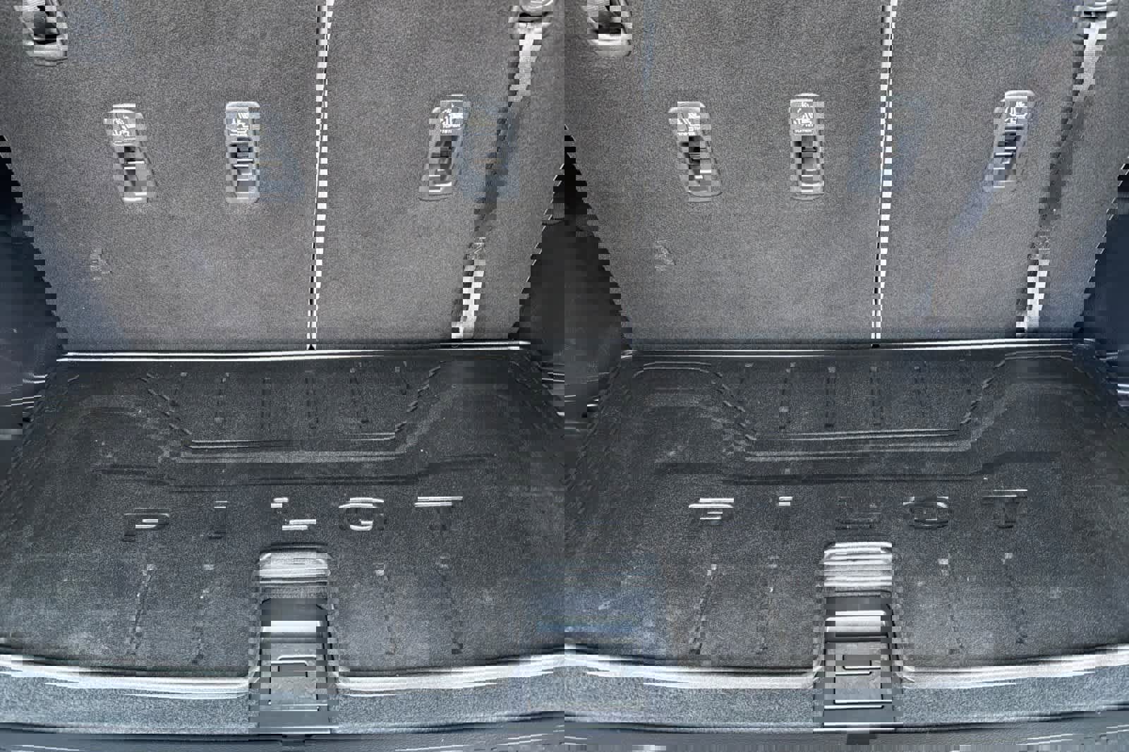 Used 2025 Honda Pilot Touring image 18