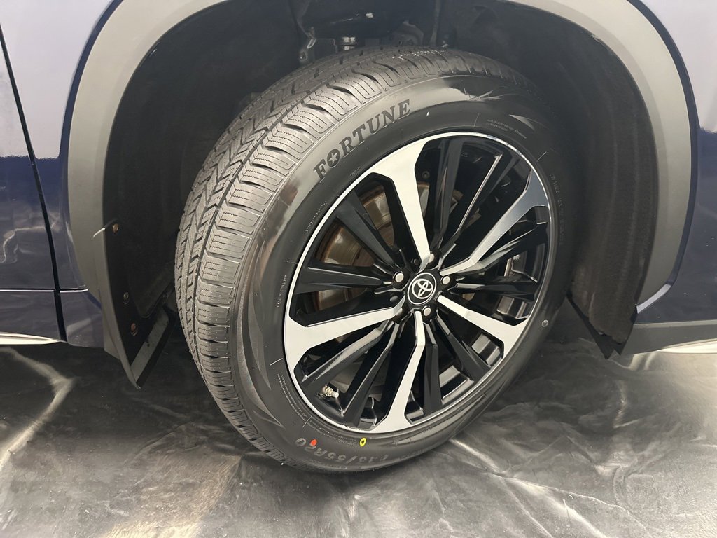 Used 2022 Toyota Highlander XSE image 37