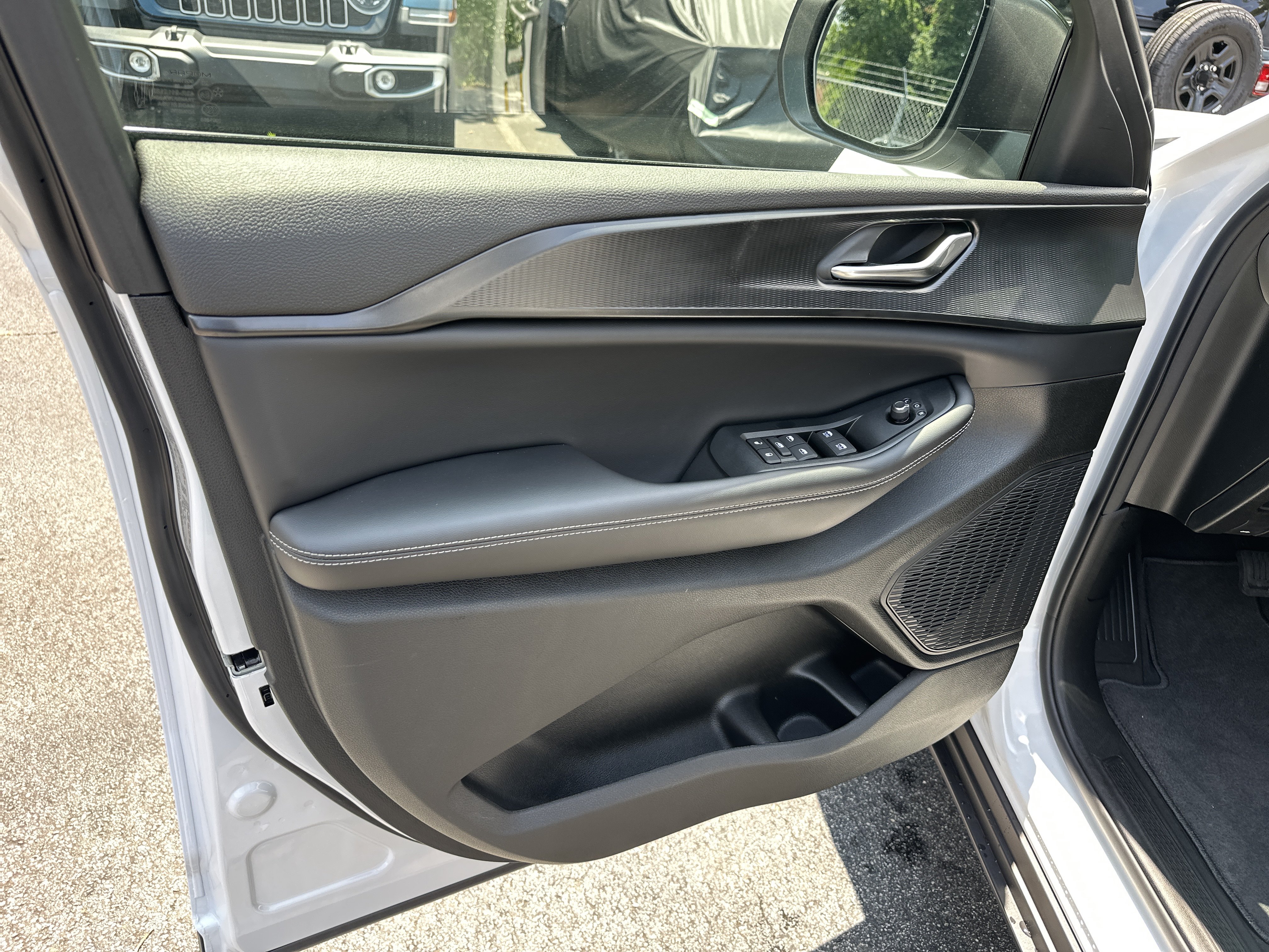 New 2026 Jeep Grand Cherokee Laredo X RWD image 12