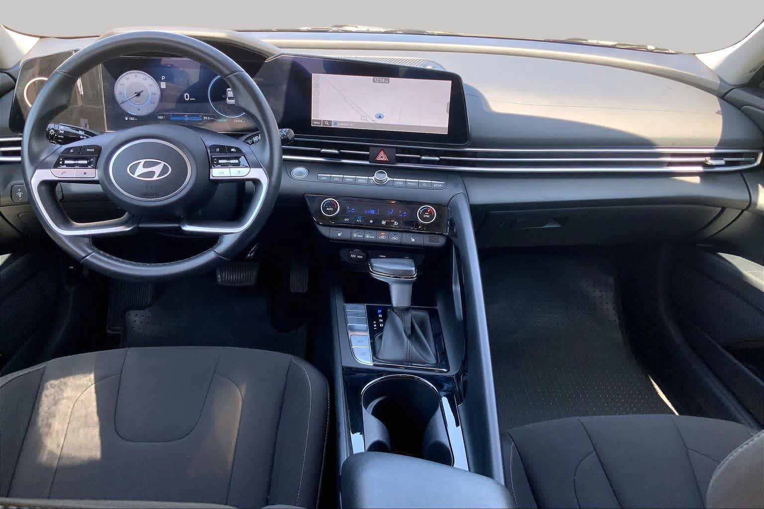 Used 2025 Hyundai Elantra SEL FWD image 15