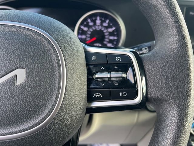 Certified 2023 Kia Carnival LX image 16