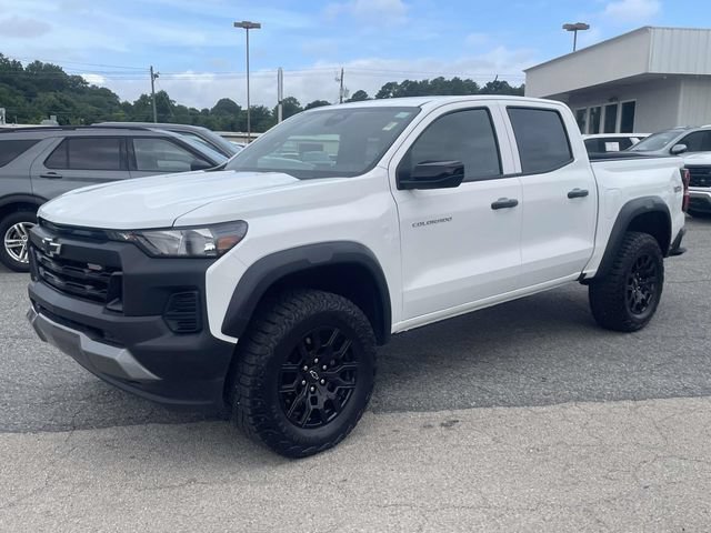 Used 2024 Chevrolet Colorado Trail Boss w/ Advanced Trailering Package AWD/4WD image 9