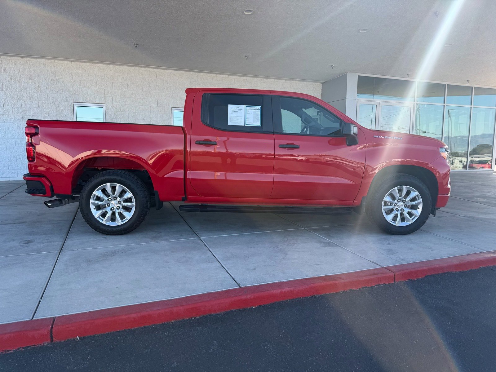 Used 2023 Chevrolet Silverado 1500 Custom image 2