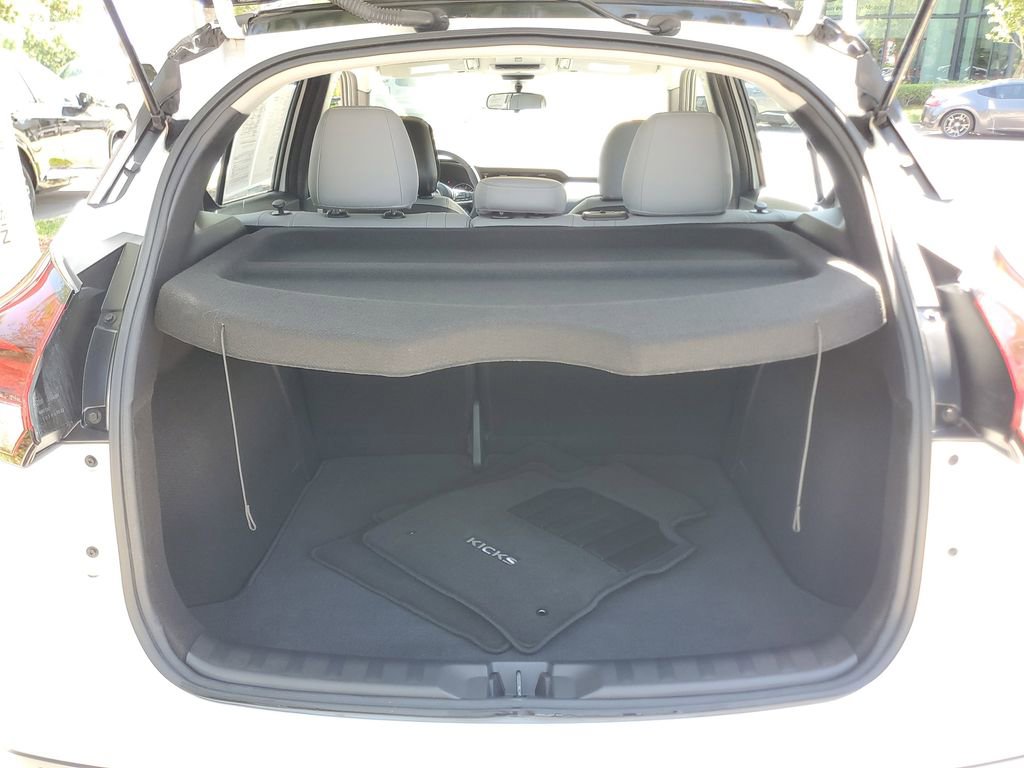Certified 2024 Nissan Kicks SR w/ SR Premium Package FWD image 8