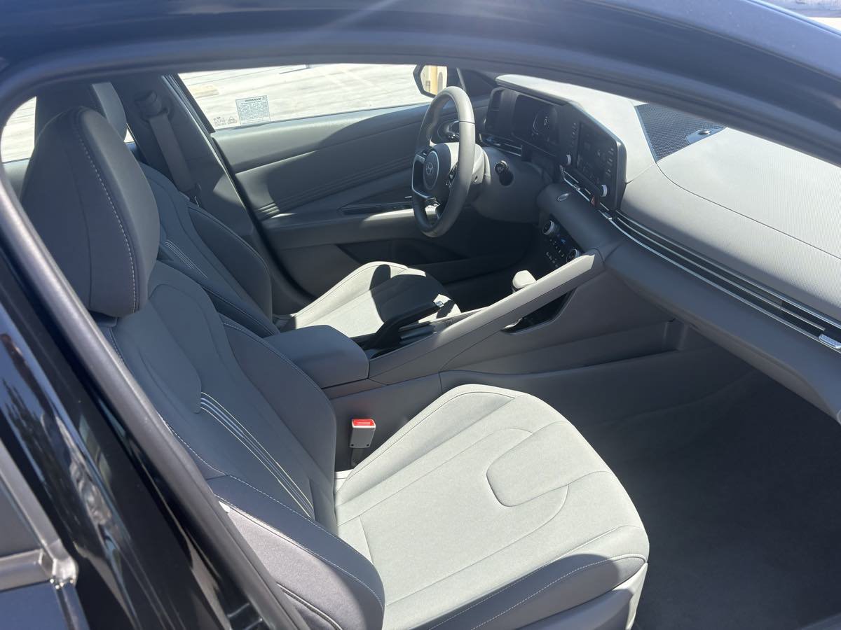 Used 2026 Hyundai Elantra Sport FWD image 15