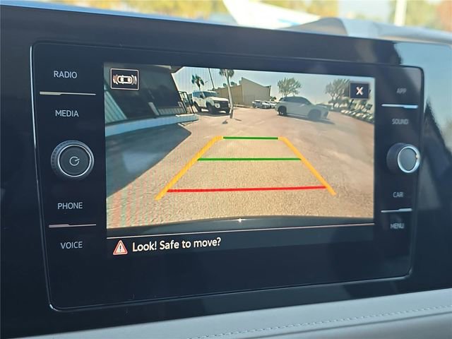 New 2026 Volkswagen Taos SE image 21