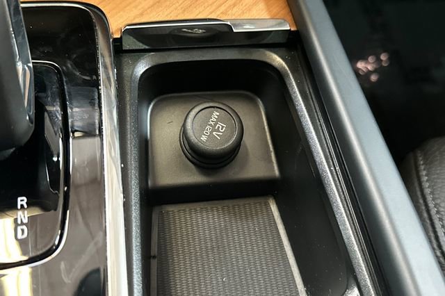 Used 2024 Volvo XC90 T8 Plus w/ Protection Package Premier image 38