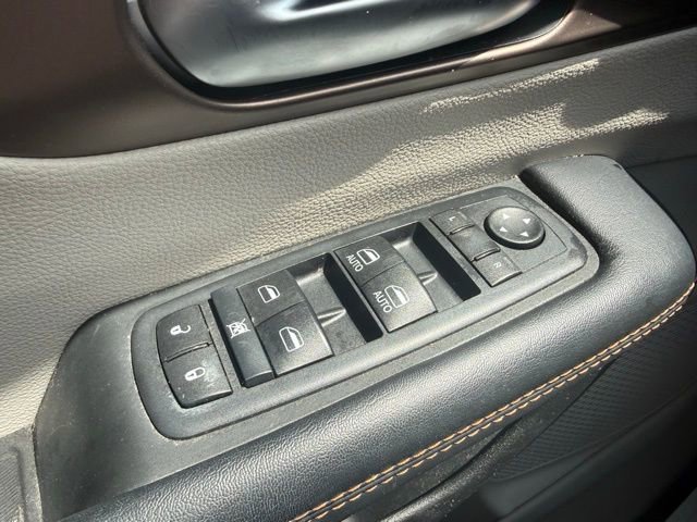 Used 2017 Chrysler Pacifica Touring-L FWD image 22