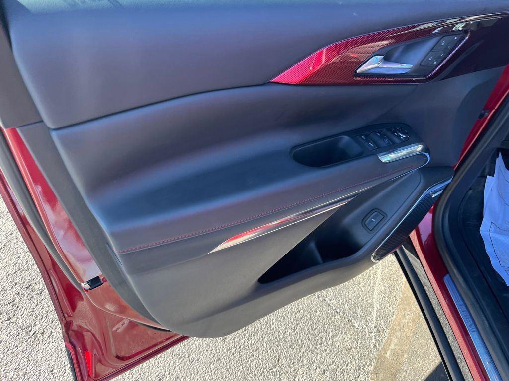 Used 2025 Chevrolet Traverse RS w/ LPO, Floor Liner Package FWD image 19