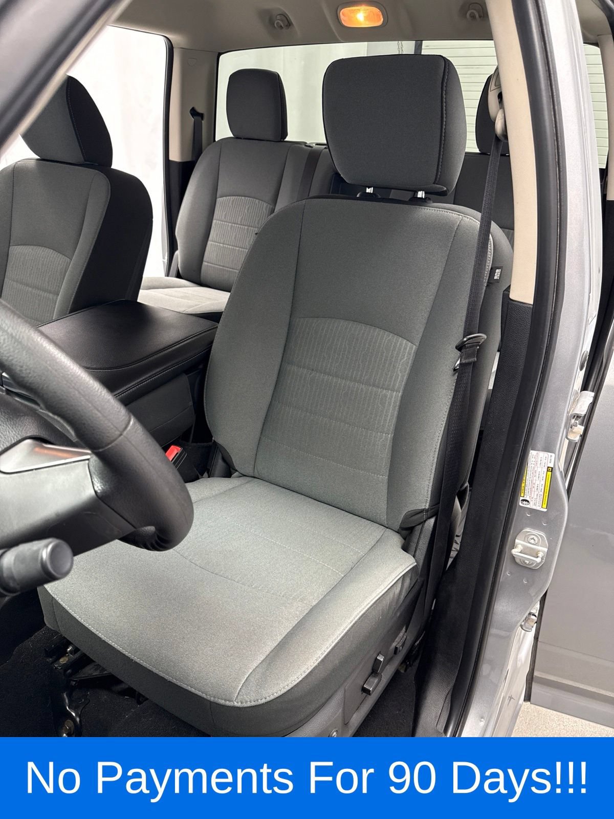 Used 2022 RAM 1500 Classic SLT w/ Protection Group AWD/4WD image 10