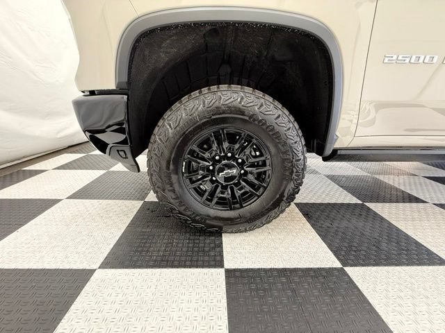 New 2026 Chevrolet Silverado 2500 ZR2 AWD/4WD image 11