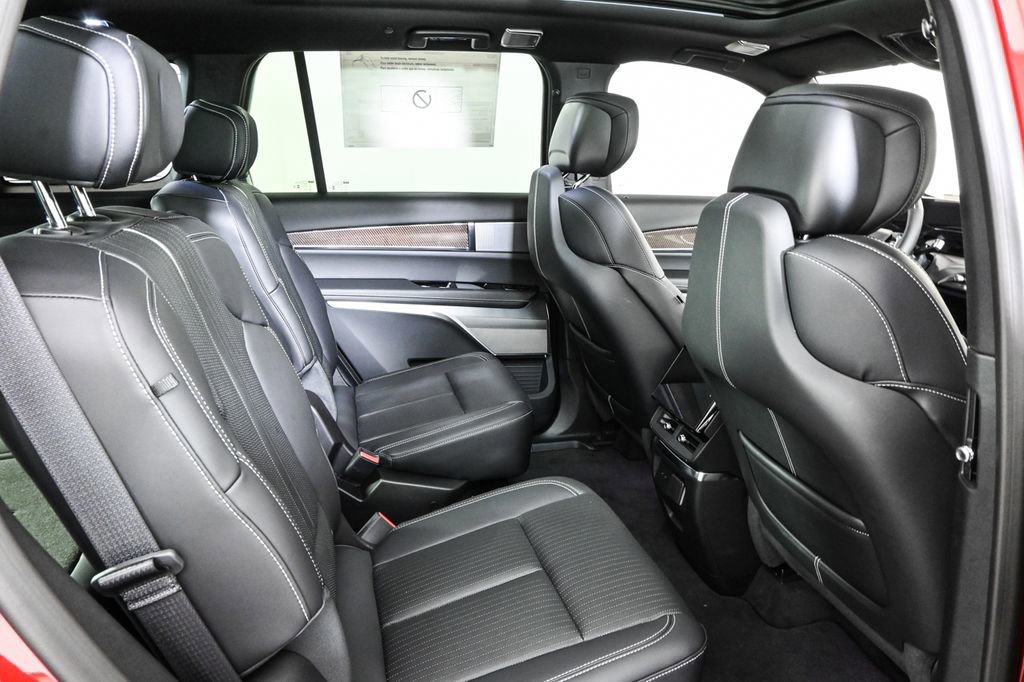 New 2026 Cadillac Vistiq Sport image 21