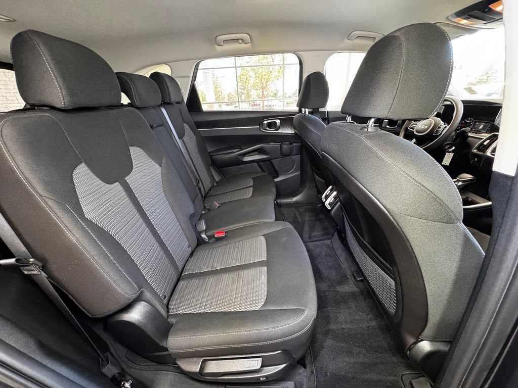 Used 2023 Kia Sorento LX AWD/4WD image 53