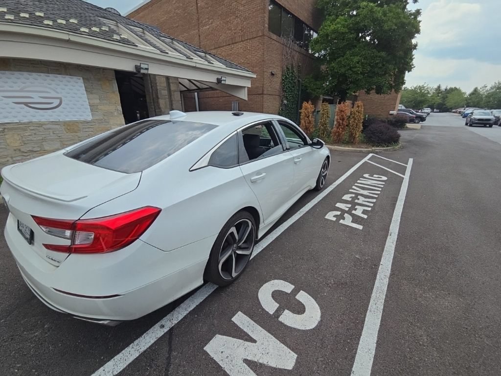 Used 2020 Honda Accord Sport image 3