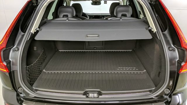 Certified 2023 Volvo XC60 T8 Plus AWD/4WD image 47