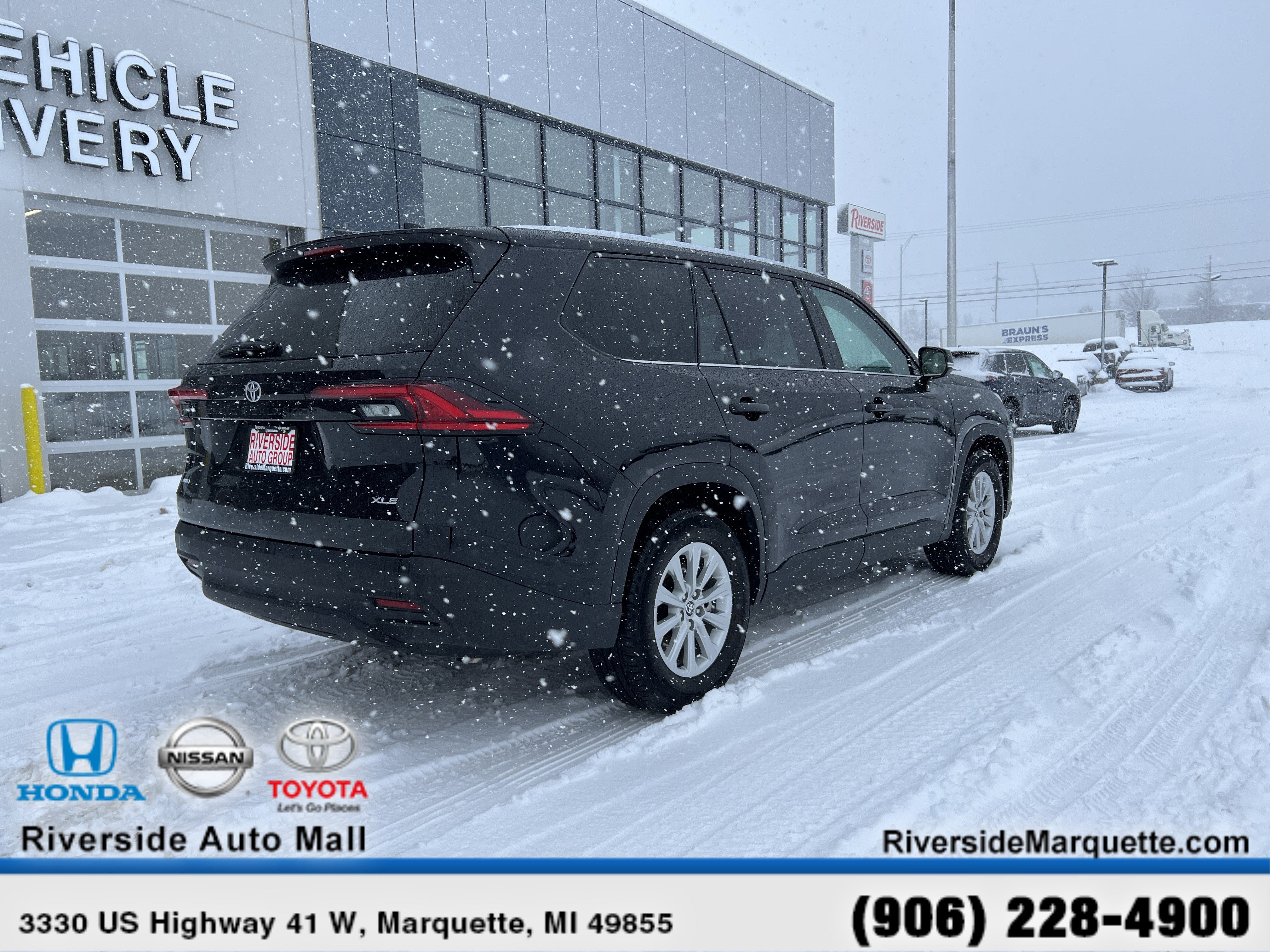 Used 2025 Toyota Grand Highlander AWD image 9