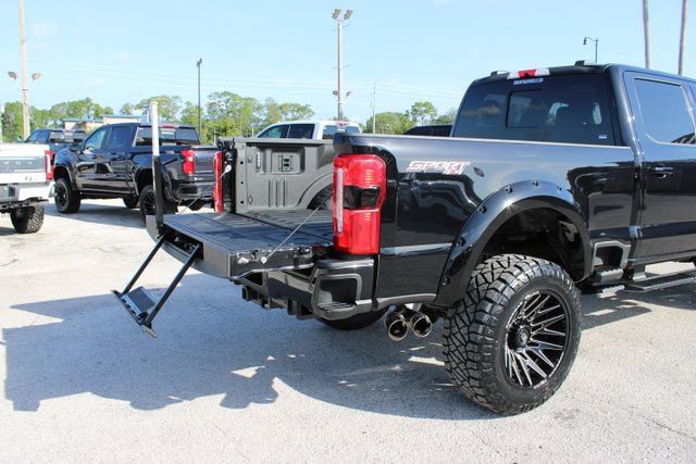 Used 2024 Ford F250 Lariat w/ Lariat Ultimate Package AWD/4WD image 11