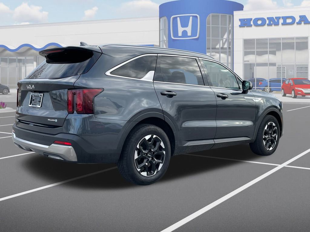 Used 2024 Kia Sorento S image 9
