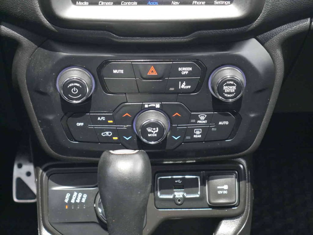 Certified 2022 Jeep Renegade Limited w/ Sun, Sound & Wheels Group AWD/4WD image 8