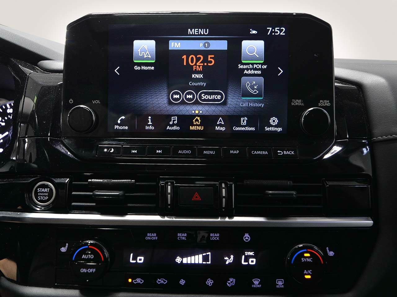 Used 2024 Nissan Pathfinder SL w/ SL Premium Package FWD image 16