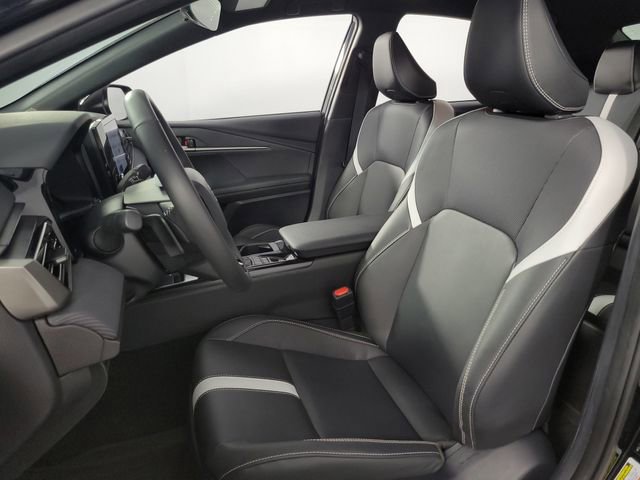 Used 2025 Toyota Camry SE image 14