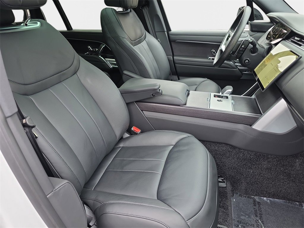 New 2025 Land Rover Range Rover Long Wheelbase SE image 10