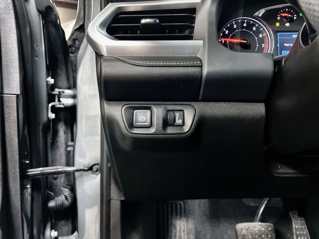 Used 2023 GMC Acadia SLE w/ Driver Convenience Package image 14