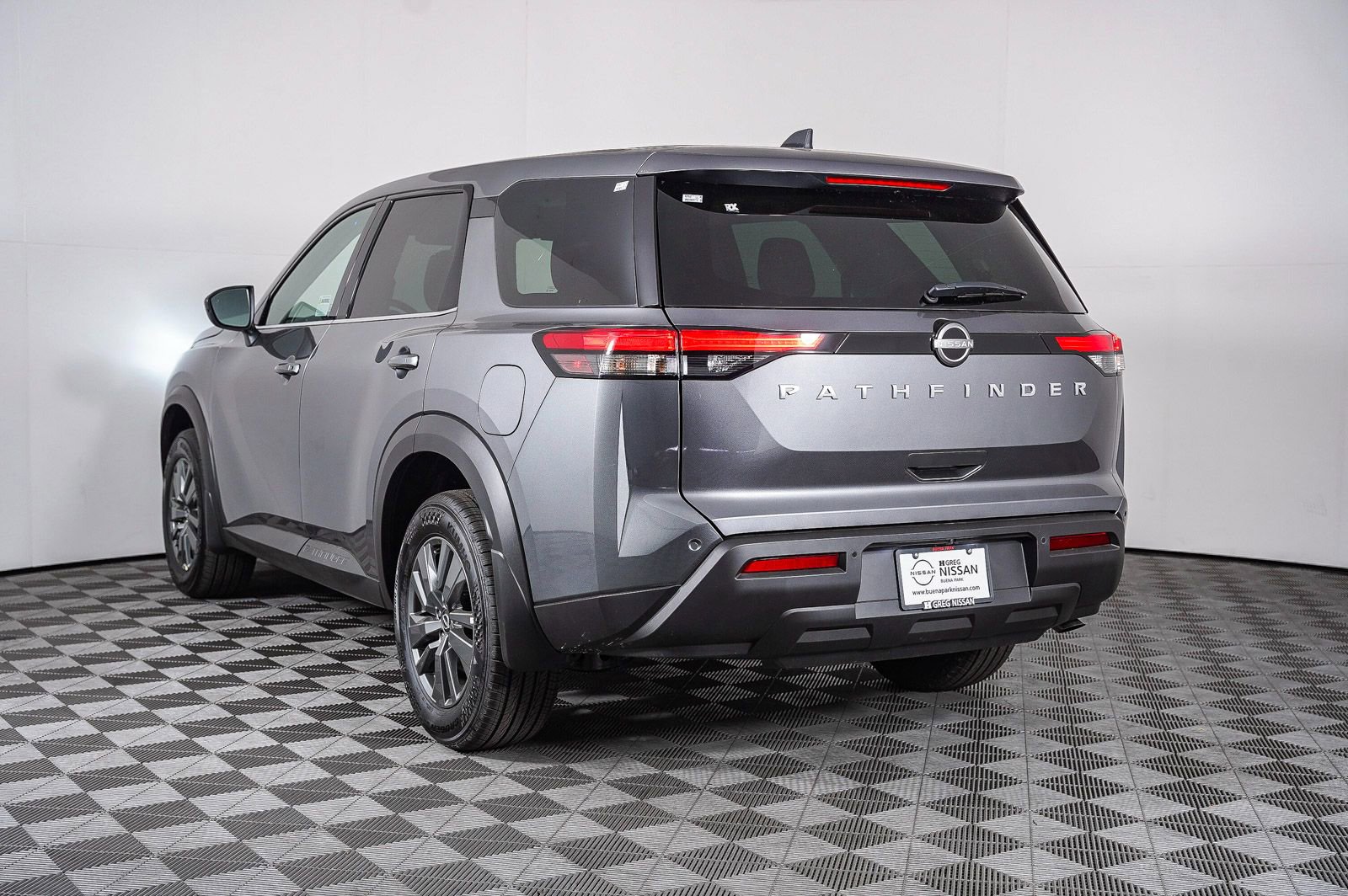 Certified 2025 Nissan Pathfinder S image 6