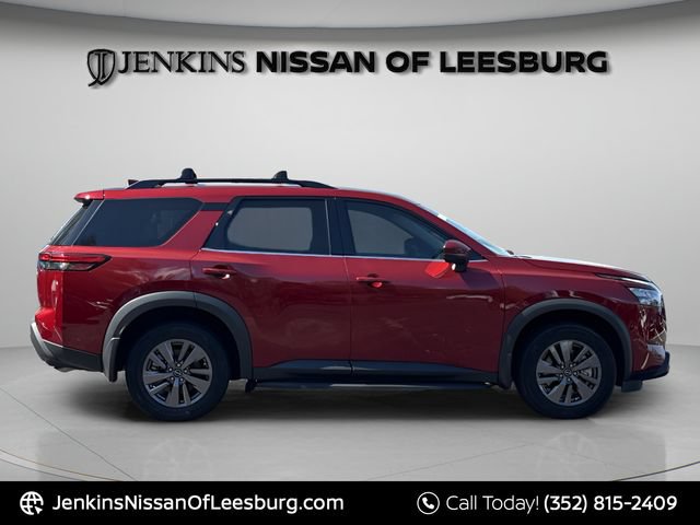 Certified 2023 Nissan Pathfinder SV FWD image 3